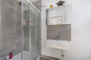 Photo 21- click for photo gallery